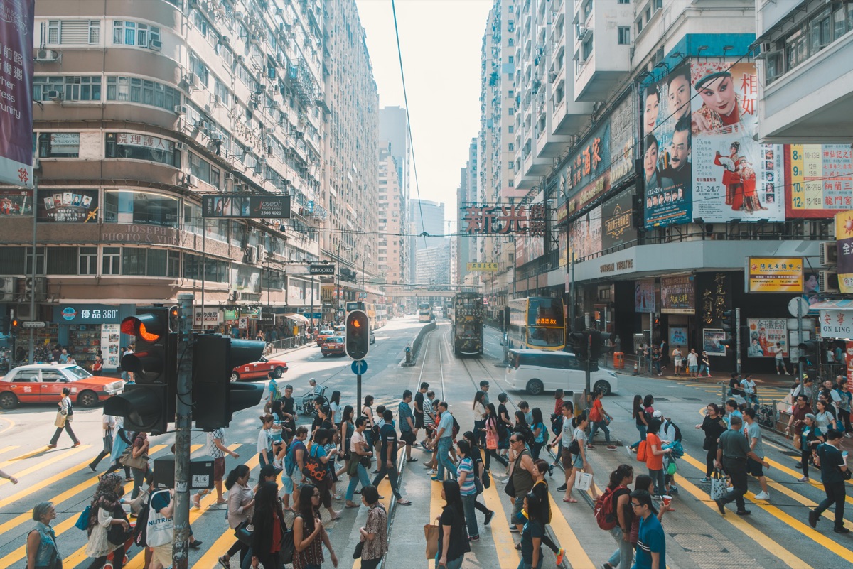 시각 탐색 문제: 이미지 속에서 특정 숫자 근처의 값을 찾아야 한다.